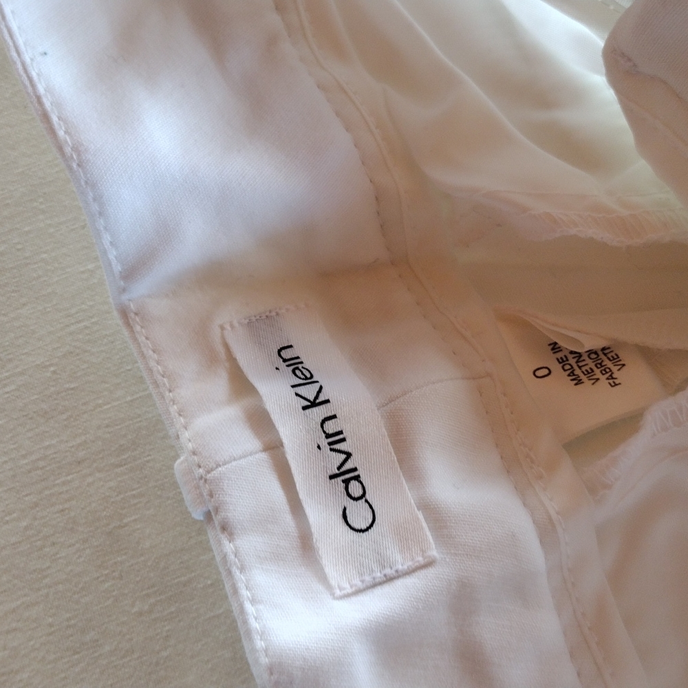 Shorts - Picture 2 of 3